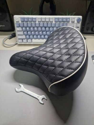 GreLiving Bicycle Oversized Saddle