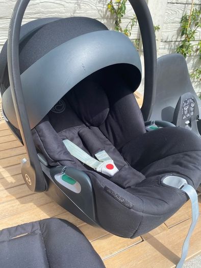 Cybex cloud z2 car seat and base