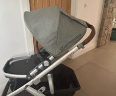 Uppababy Vista Bassinet and Toddler Seat