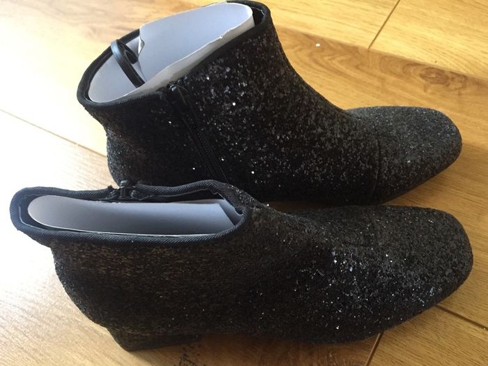 Girls Black Sparkle Boots