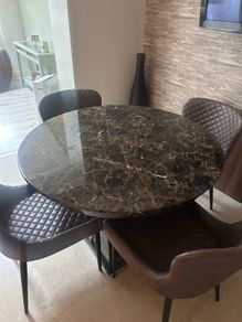 Round Table