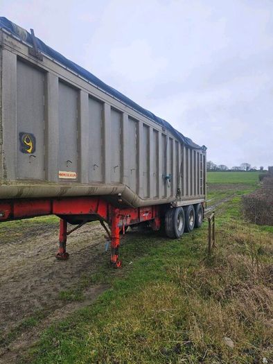 Bulk grain trailer
