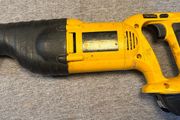 DeWalt DC385 18v Cordless Sabre Saw &amp; Battery Adaptor