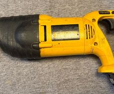 DeWalt DC385 18v Cordless Sabre Saw & Battery Adaptor