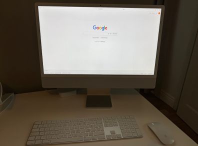Apple iMac 24 M1 2021 8Core GPU 8GB RAM 512GB SSD Silver Excellent Condition