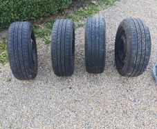4 wheels with great quality Yokohama tires( 90%)