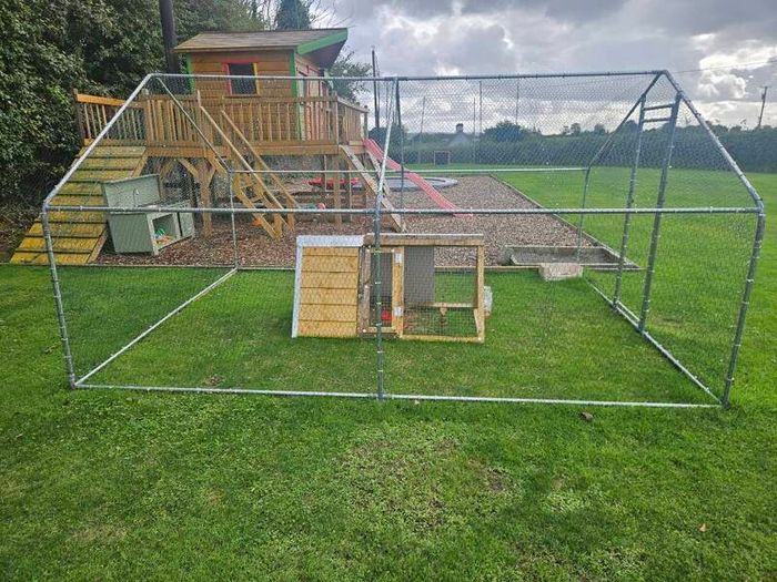 rabbit hutch & enclosure