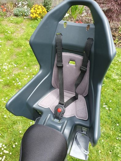 Bicycle rear frame-mounted child seat