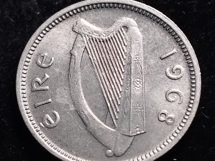 Ireland - 1968 - Weak Strike - 3 Pence - Hare - Km.12a - Unc - [792]
