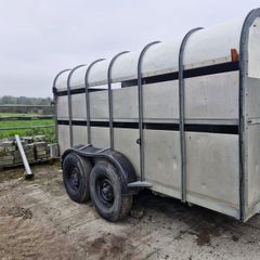 Cattle trailer