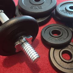 Adjustable dumbells
