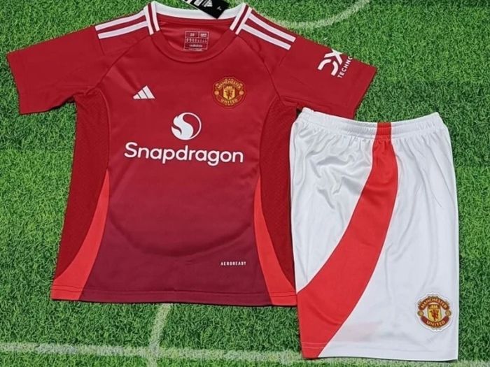 Man united kid sizes  season 24/25