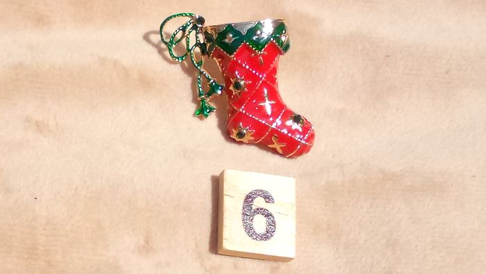It's a Christmas Pin Up!