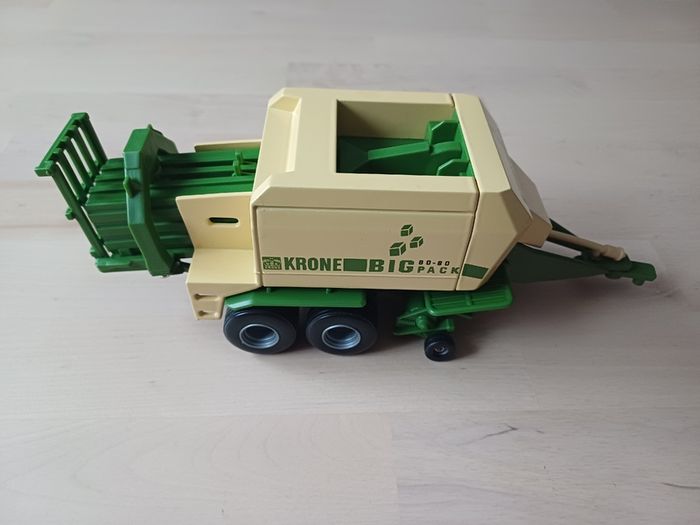 Britains Elite Krone Big Pack Farm Model Boxed MINT