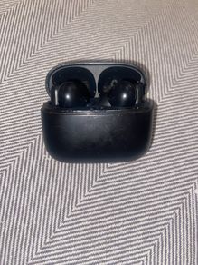 bluetooth earbuds