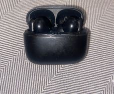 bluetooth earbuds