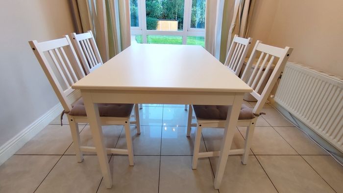 Dining table and 4 chairs