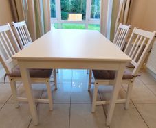 Dining table and 4 chairs