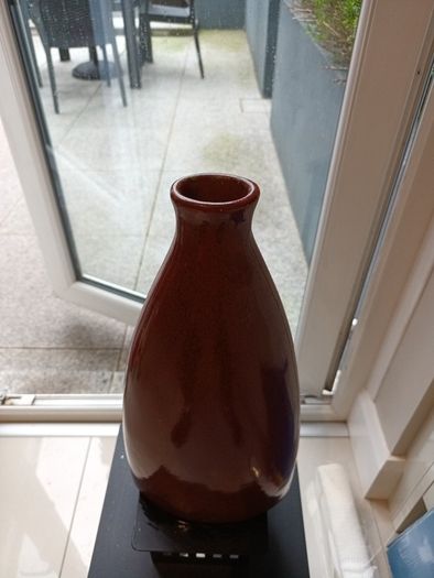 Sturdy ceramic vase