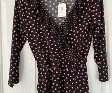 BNWT: Oasis Top (Size Small)