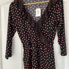 BNWT: Oasis Top (Size Small)