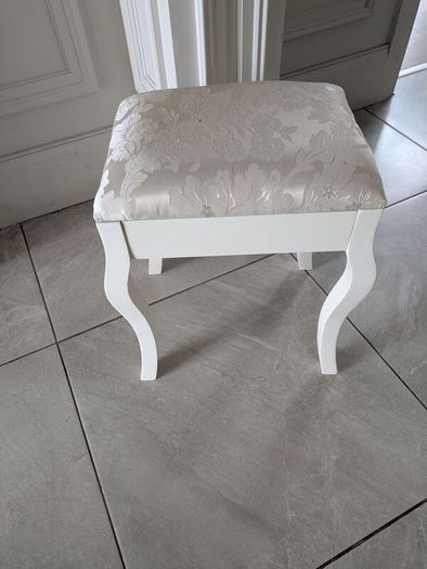 dressing table and stool