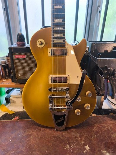 Chibson Les Paul Deluxe