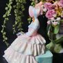 Royal Doulton Lady Figurine "Daydreams" Image 3