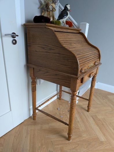 Beautiful Oak Roll-Top Writing Bureau  350 ONO