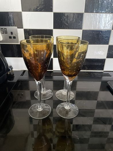 Wine glasses set of 4