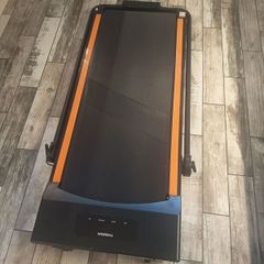 Folding treadmill