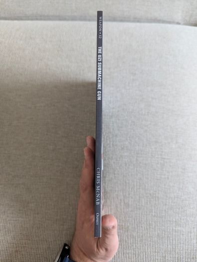 The Uzi Submachine Gun - Chris McNab - Osprey Weapon 12 - 2011 First Edition