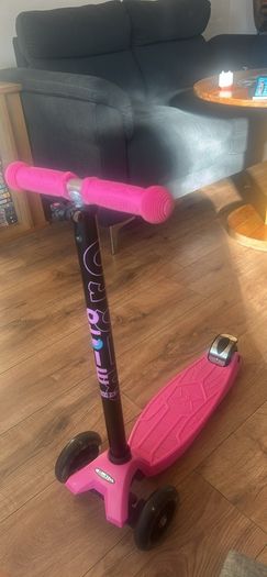 Micro maxi girls scooter