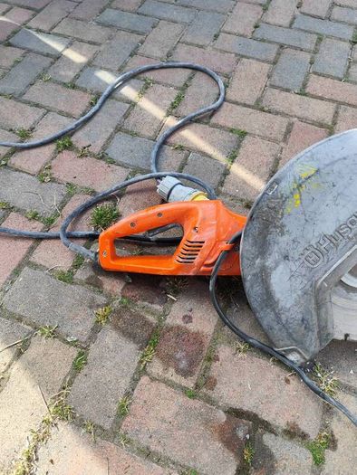 Husquvarna Electric con saw