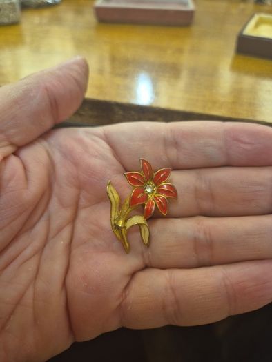 Vintage Flower Brooch