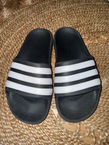 sandals boy / aqua slides Adidas size 1