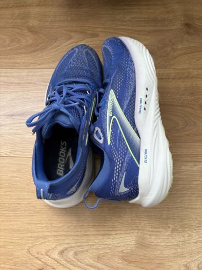 Brooks Women's Glycerin Gts 22Sneaker Size 8(42)