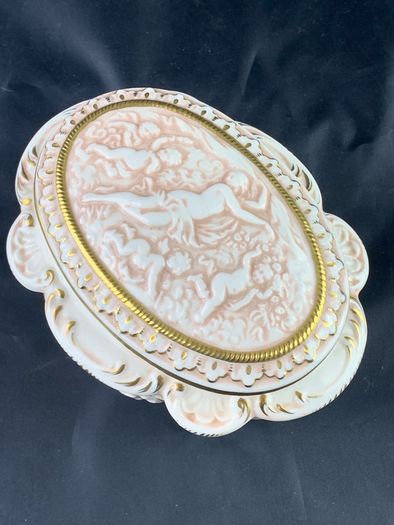 Vintage porcelain bowl with Cherubs