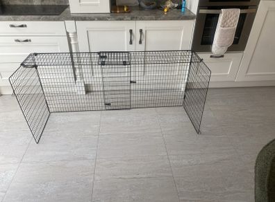 Expandable fire guard