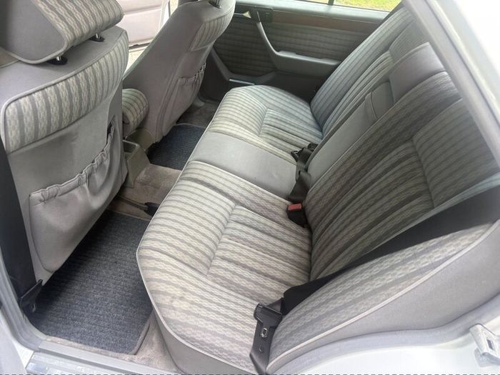 Mercedes-Benz 300D W124