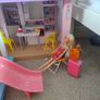 Barbie Dreamhouse & Dolls Image 3