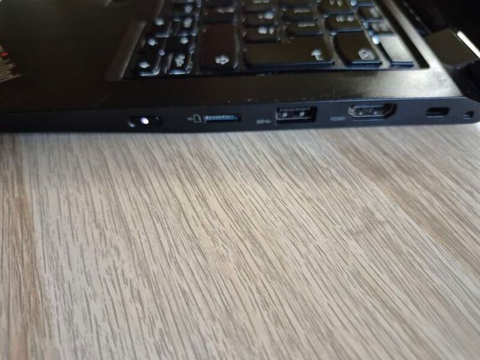 Lenovo Yoga L13 2in1,i5 10th gen,8gb,256ssd,14"FHD Touchscreen,Windows 11