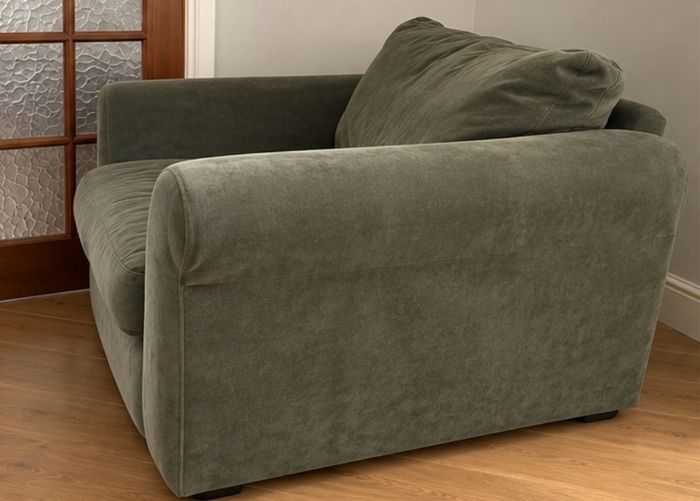 Snuggler chair