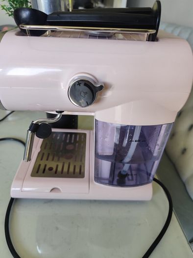 Pink coffee machine & coffee bean grinder
