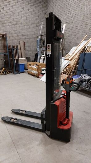 Electric Pallet Stacker, Hangcha CDD15  1.5T 3.5m Lift Forklift