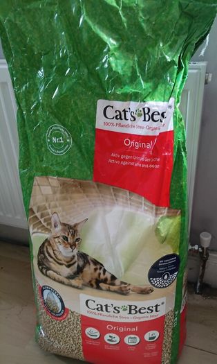 23.5 KG of Cats Best Original Organic  Wood Granule  Clumping Cat Litter
