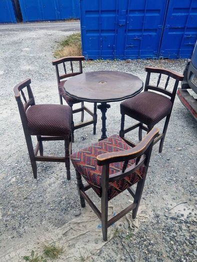 pub table & chairs