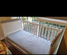 baby cot