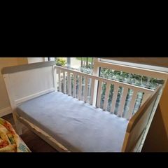 baby cot