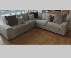 Large 4 Seater Corner Sofa Couch in Excellent Condition